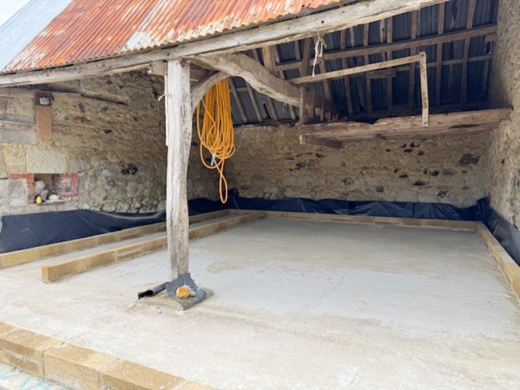 Lot: 56 - LAND AND TWO BARNS WITH CONSENT FOR RESIDENTIAL CONVERSION - Inside larger barn